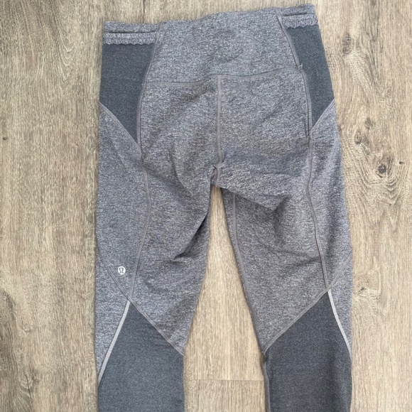 Lululemon Free Runner Crop Size 6 Gray - Picture 13 of 13